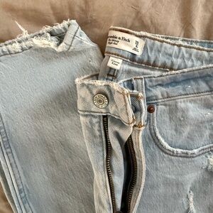 Abercrombie & Fitch Skinny High Rise Curve Love Jeans • 29/8R